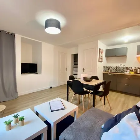 Le Clain De Vivonne, Cosy Appartement Plein Centre Exterior foto